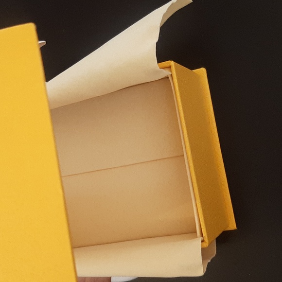 Fendi gift box - Picture 4 of 7